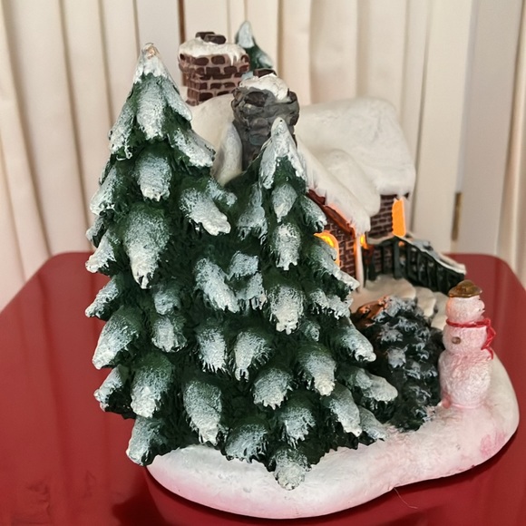 Thomas Kinkade “Painter of Light” Collectible Lighted “A Village Of Christmas” - Picture 4 of 10